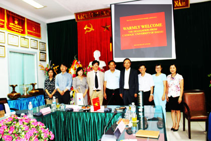 Đoàn công tác trường Đại học Catholic Deagu-Hàn Quốc thăm và làm việc với lãnh đạo trường CĐ Kinh tế-Tài chính Thái Nguyên.